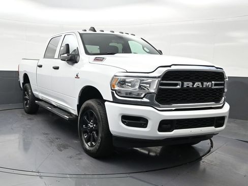 Used 2024 RAM 2500 Tradesman w/ Chrome Appearance Group AWD/4WD image 8
