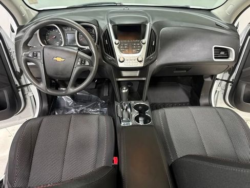 Used 2017 Chevrolet Equinox LS AWD/4WD image 2