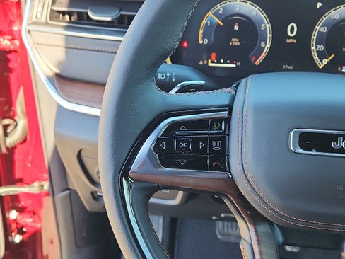 New 2025 Jeep Grand Cherokee L Summit w/ Obsidian Package image 16