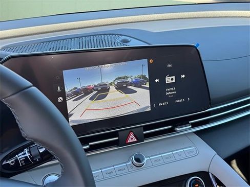 New 2025 Hyundai Elantra Limited image 22