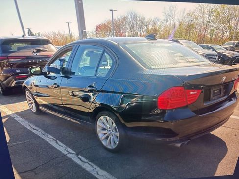 Used 2011 BMW 328i xDrive Sedan AWD/4WD image 2