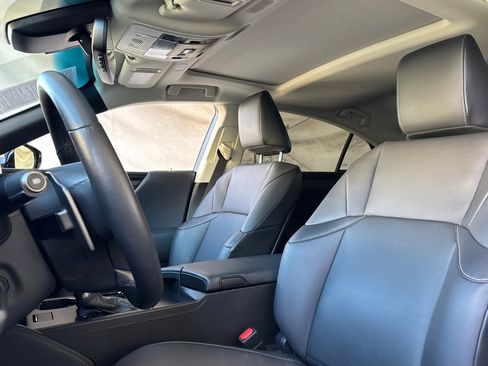 Used 2024 Lexus ES 350 w/ Premium Package FWD image 5