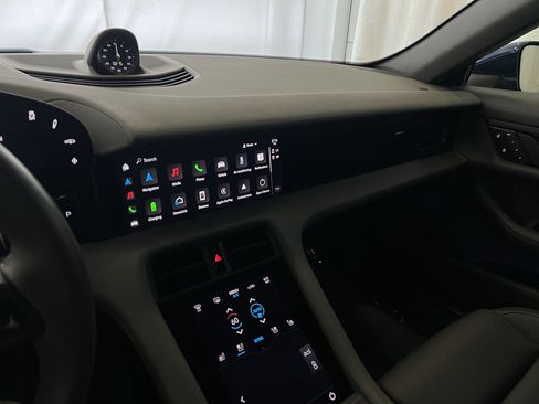 Certified 2022 Porsche Taycan 4S image 15