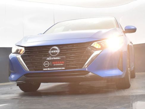 Used 2025 Nissan Sentra SV image 36