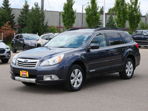 Used 2012 Subaru Outback 2.5i Limited w/ Moonroof Pkg AWD/4WD image 3