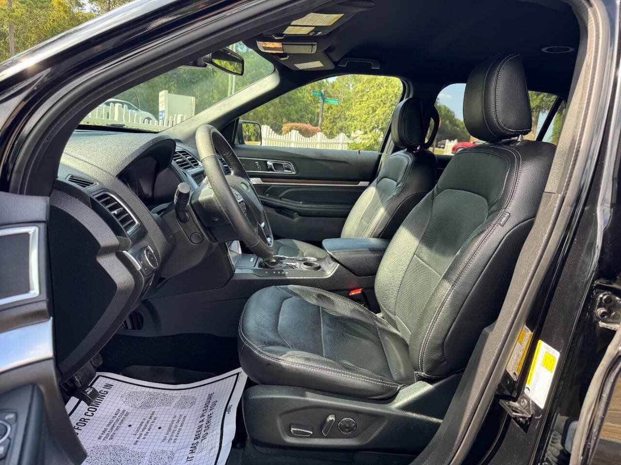 Used 2018 Ford Explorer Limited w/ Equipment Group 301A FWD image 10