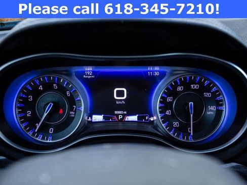 Used 2018 Chrysler 300 Touring L image 28