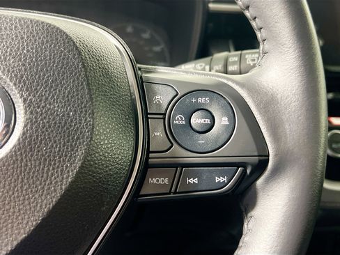 Used 2023 Toyota Corolla Cross LE FWD image 19