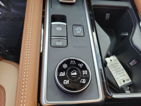 New 2026 Nissan Pathfinder Platinum AWD/4WD image 35