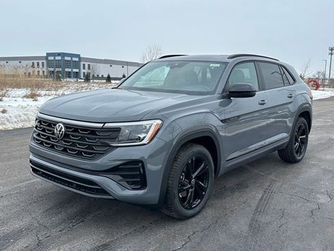 New 2026 Volkswagen Atlas Cross Sport SEL R-Line image 3