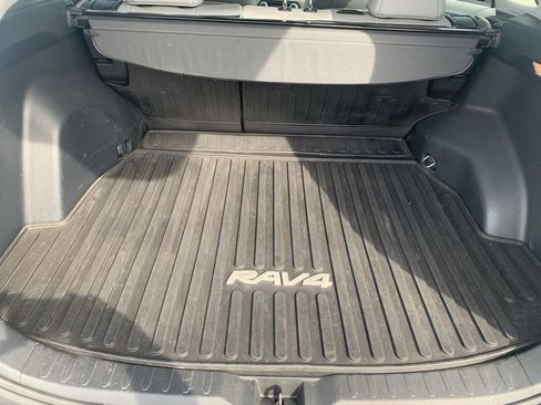 Used 2019 Toyota RAV4 XLE Premium w/ Cold Weather Package AWD/4WD image 28