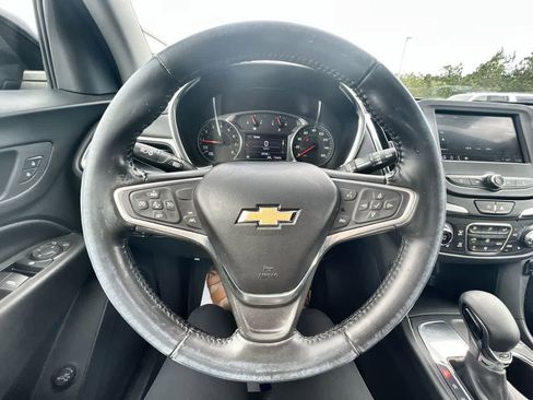 Used 2022 Chevrolet Equinox LT image 11