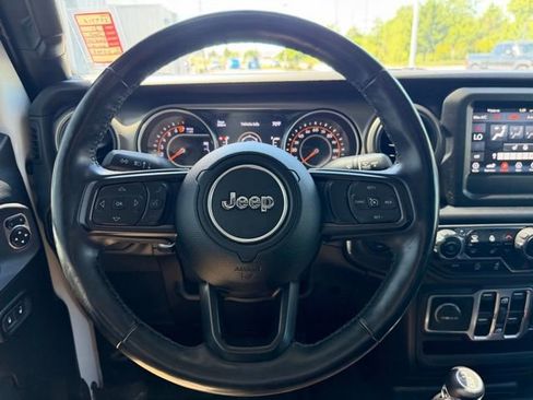 Used 2021 Jeep Gladiator Sport AWD/4WD image 17