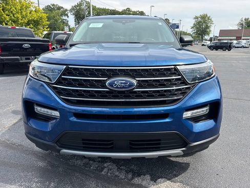 Used 2023 Ford Explorer XLT w/ Equipment Group 202A AWD/4WD image 3