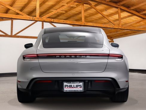 Used 2024 Porsche Taycan RWD image 4