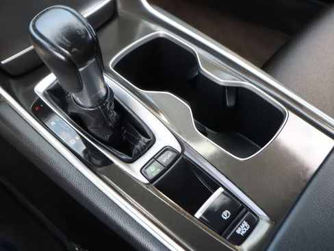 Used 2018 Honda Accord Sport image 30