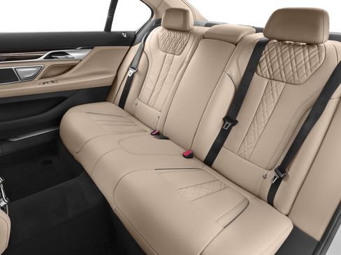 Used 2016 BMW 740i image 53