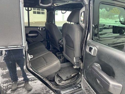 Used 2021 Jeep Gladiator Sport image 17