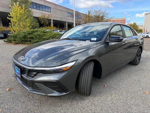 New 2026 Hyundai Elantra Sport image 3