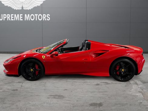 Used 2021 Ferrari F8 Tributo RWD image 2