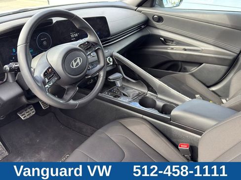 Used 2025 Hyundai Elantra SEL FWD image 9