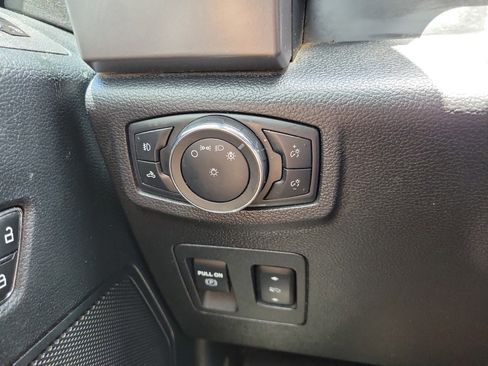 Used 2019 Ford F150 XLT w/ Equipment Group 302A Luxury AWD/4WD image 19