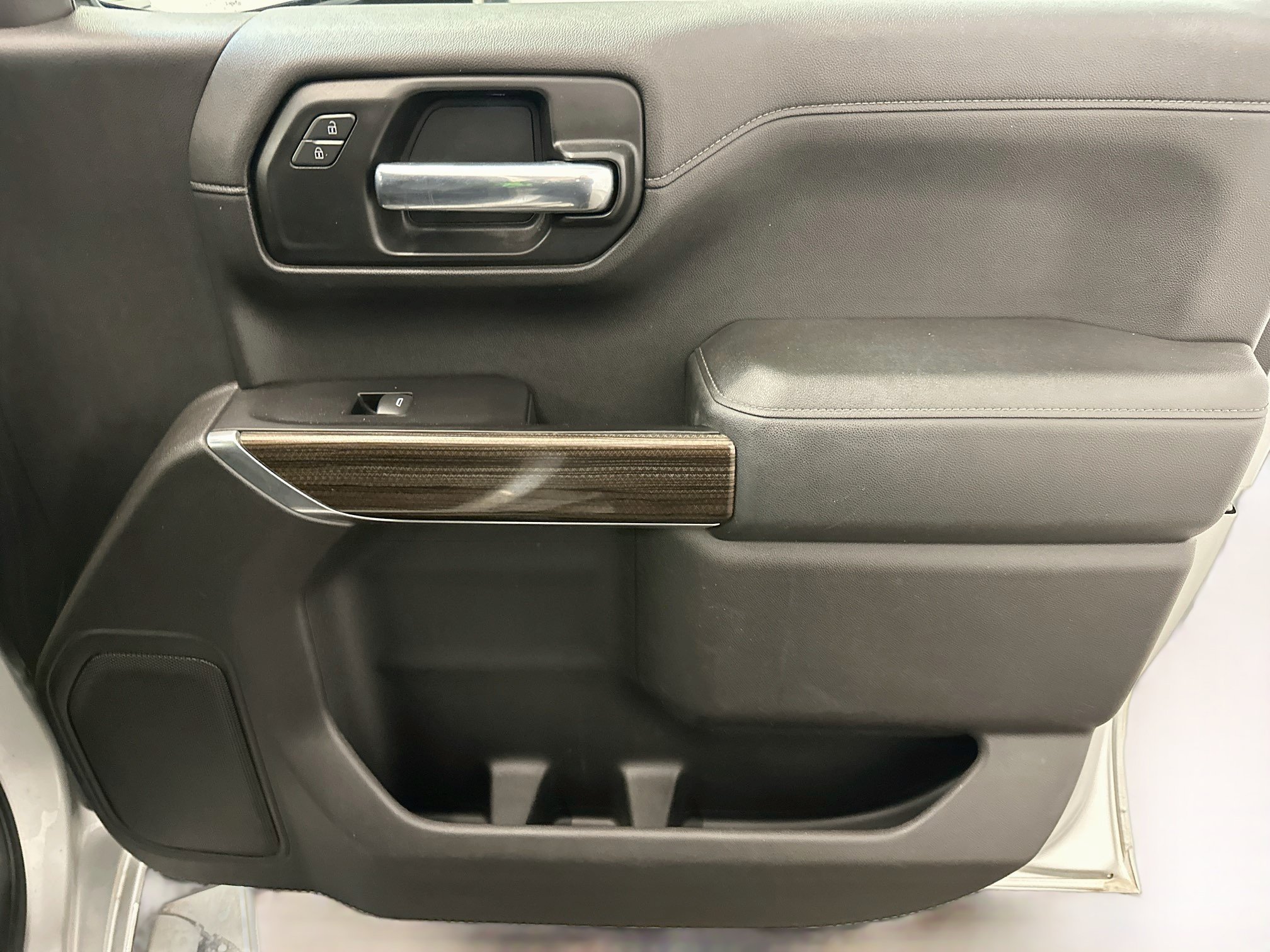 Used 2020 Chevrolet Silverado 1500 LT AWD/4WD image 33