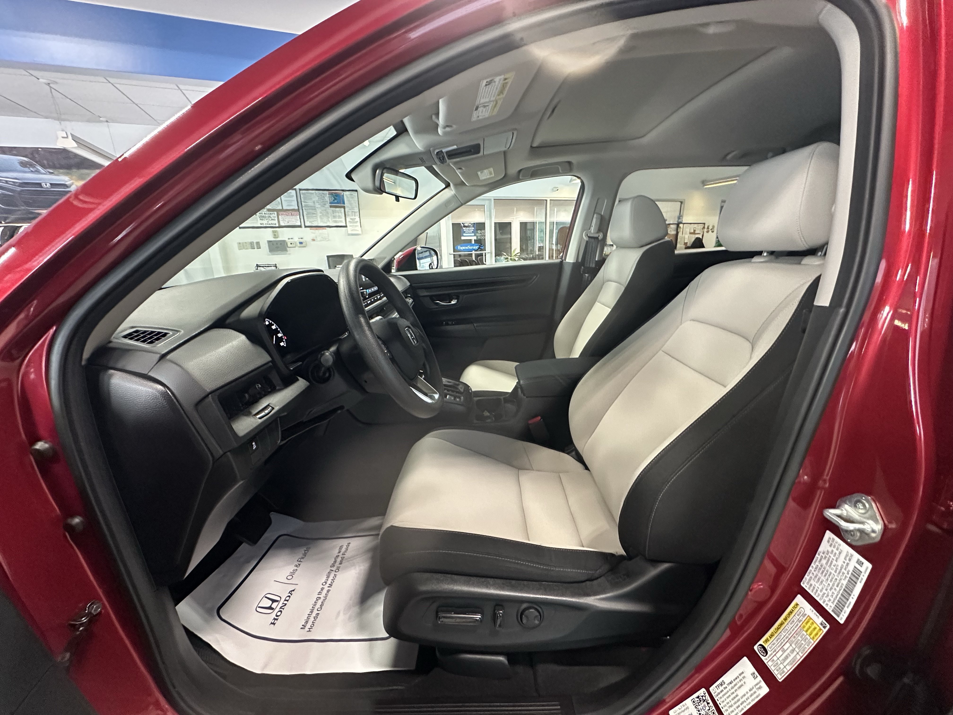 Used 2025 Honda CR-V EX image 9