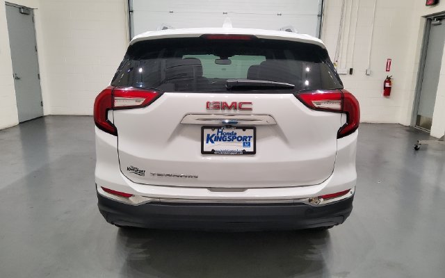 Used 2024 GMC Terrain SLT FWD image 9