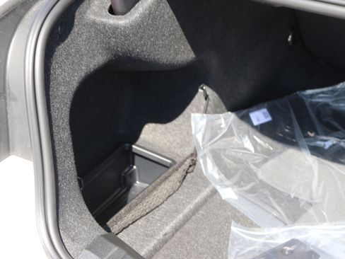 Certified 2025 BMW 330i Sedan w/ M Sport Package image 39