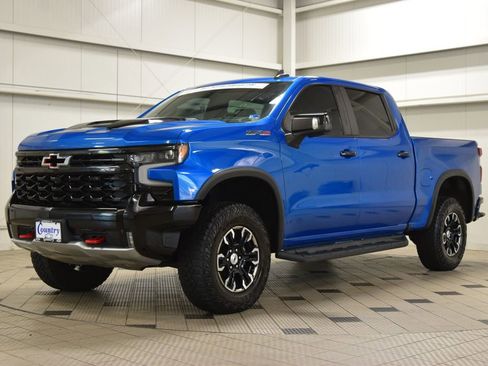 Used 2022 Chevrolet Silverado 1500 ZR2 w/ Technology Package AWD/4WD image 3