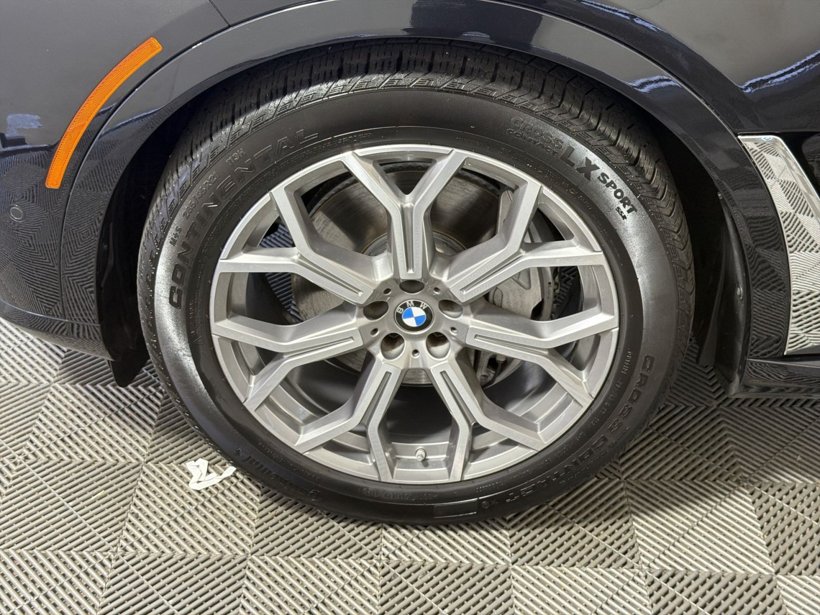 Used 2023 BMW X7 xDrive40i w/ Premium Package AWD/4WD image 12