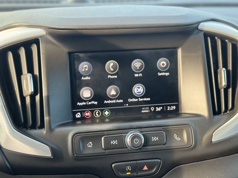 Used 2024 GMC Terrain SLE image 19