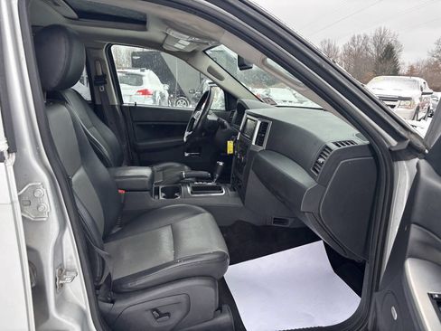 Used 2009 Jeep Grand Cherokee Laredo image 21