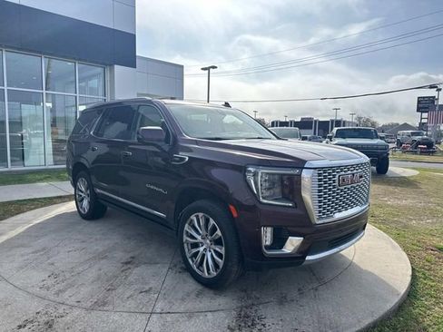 Used 2022 GMC Yukon Denali w/ Denali Premium Package image 4
