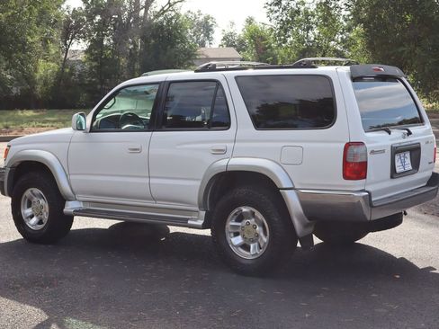 Used 2000 Toyota 4Runner SR5 image 8