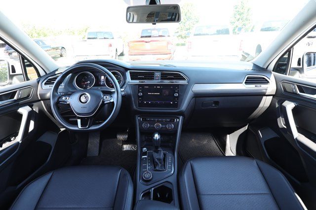 Used 2020 Volkswagen Tiguan SE AWD/4WD image 30