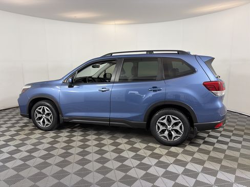 Used 2020 Subaru Forester Premium AWD/4WD image 8