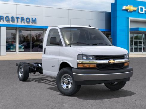 New 2026 Chevrolet Express 3500 w/ Power Convenience Package RWD image 7