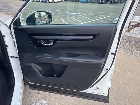 Used 2024 Honda CR-V Sport Touring image 8