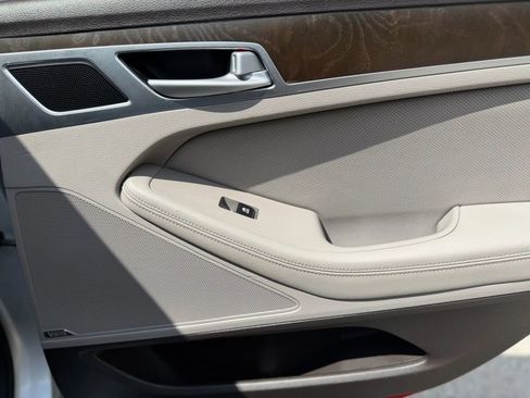 Used 2015 Hyundai Genesis 5.0 image 16