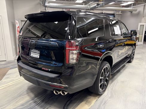 Used 2022 Chevrolet Suburban RST w/ Sport Performance Package image 41