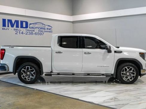 Used 2022 GMC Sierra 1500 SLT AWD/4WD image 11