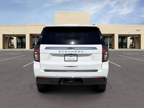 Used 2021 Chevrolet Suburban LS RWD image 6