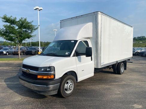 New 2025 Chevrolet Express 3500 w/ Power Convenience Package image 7