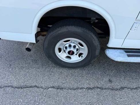 Used 2024 GMC Savana 2500 w/ Driver Convenience Package image 9