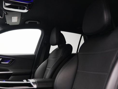 Used 2024 Mercedes-Benz GLC 300 4MATIC image 22