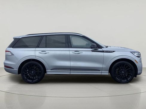 Used 2023 Lincoln Aviator Reserve w/ Equipment Group 201A AWD/4WD image 2