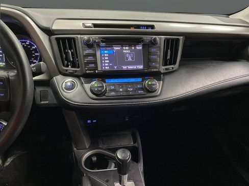 Used 2018 Toyota RAV4 XLE image 8