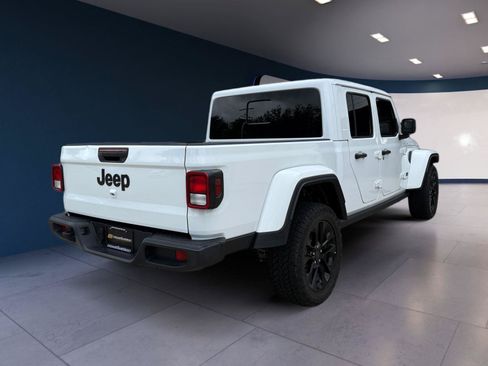Used 2024 Jeep Gladiator Sport AWD/4WD image 5